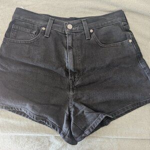 Black Levi's Mom Jean Shorts (Size 29)